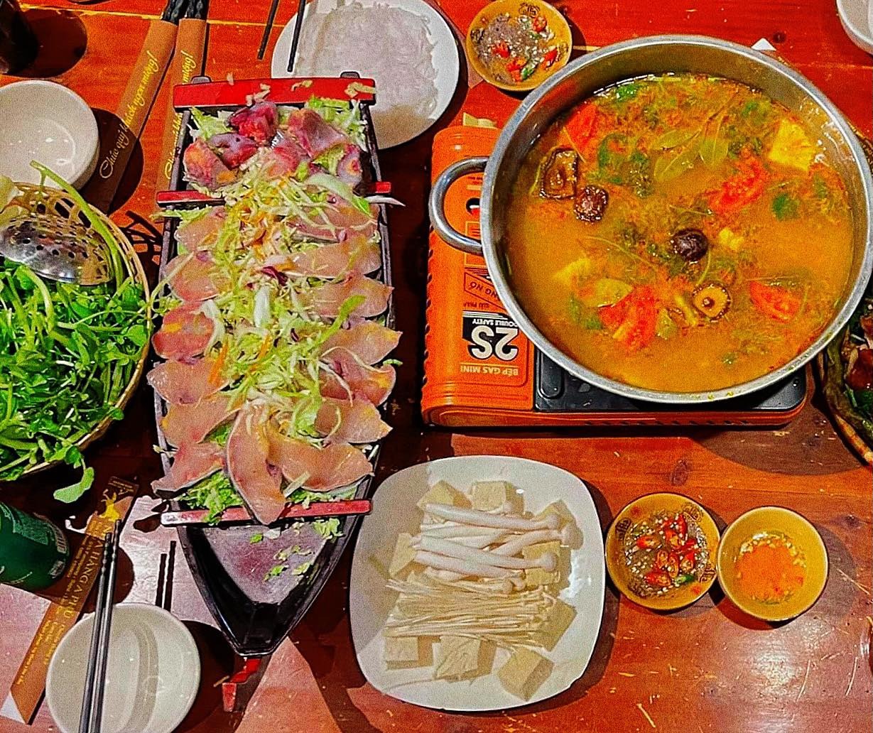 15-nha-hang-sapa-cho-cap-doi-mot-buoi-toi-lang-man-va-day-huong-vi-dac-sac-3.jpg