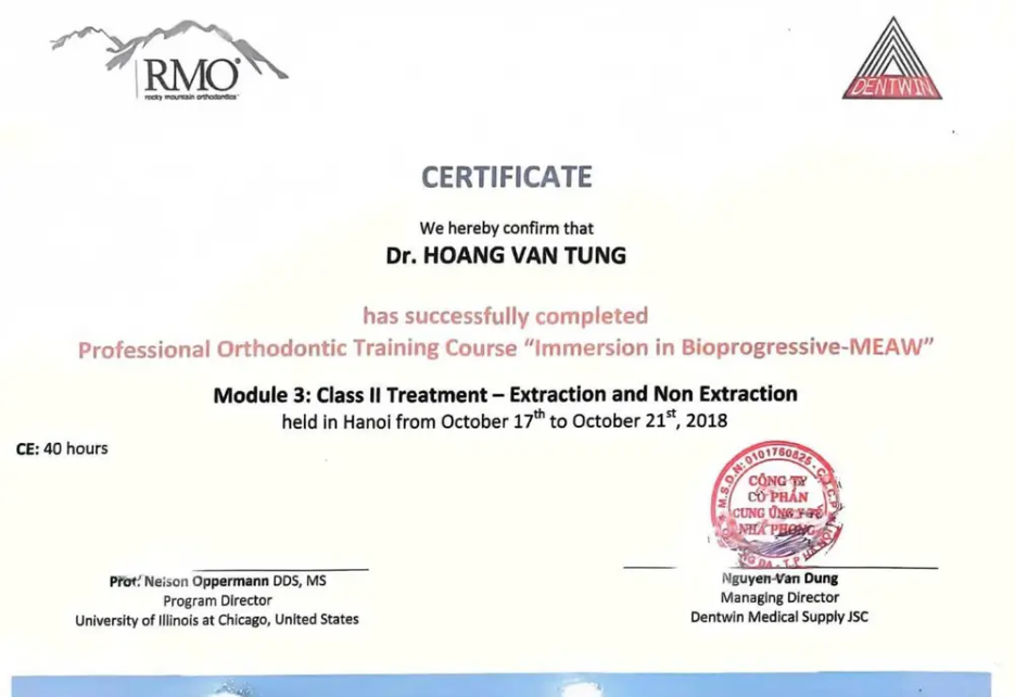 Bác sĩ Hoàng Văn Tùng