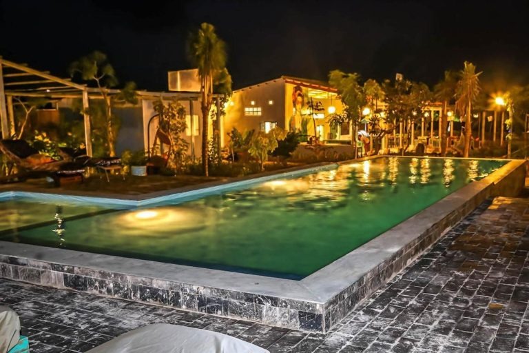 Nhà Hàng Sorrento Beach Club Bar & Restaurant.jpg