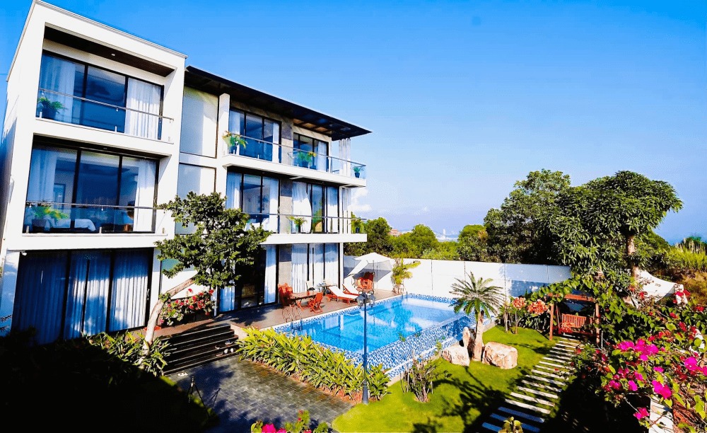 check-in-sang-chanh-tai-diem-luu-tru-o-ha-long-co-ho-boi-sieu-xin1.jpg