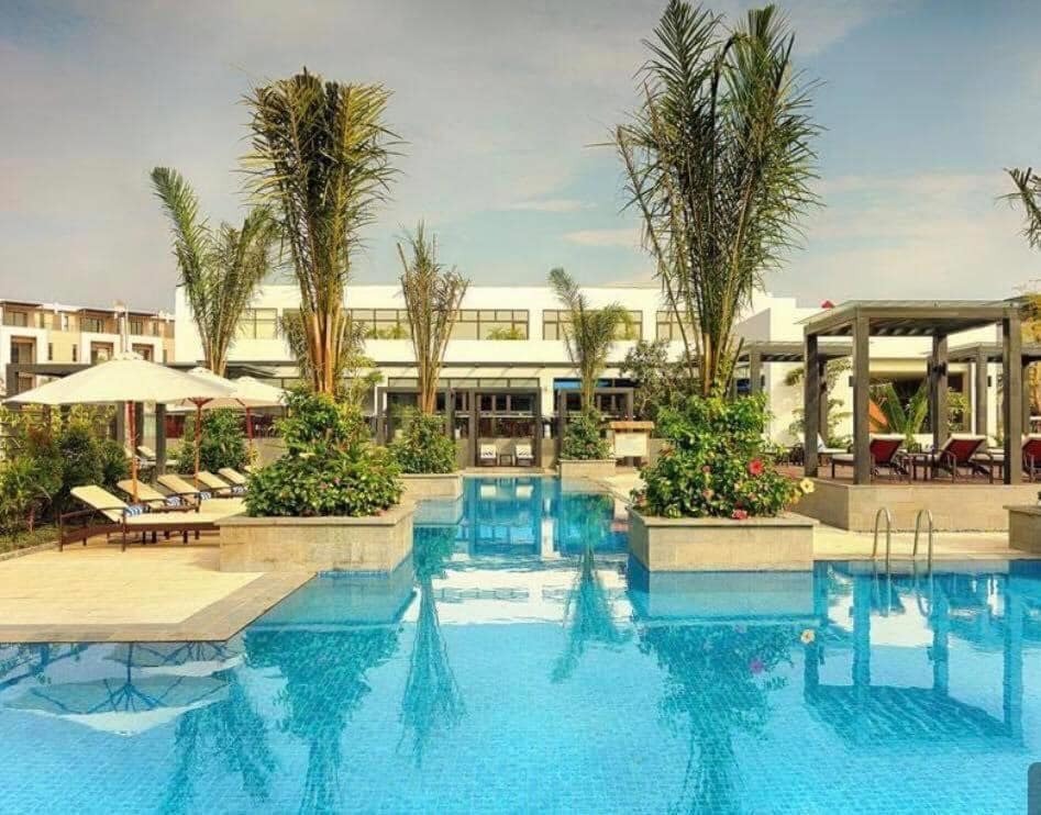 check-in-sang-chanh-tai-diem-luu-tru-o-ha-long-co-ho-boi-sieu-xin2.jpg