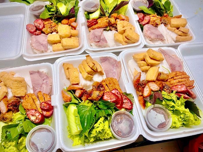 diem-danh-8-nha-hang-dak-nong-ly-tuong-cho-moi-bua-tiec-gia-dinh-5.jpg