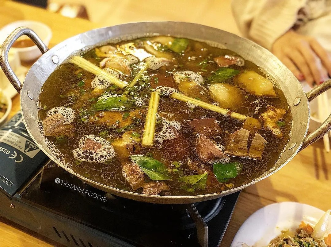 kham-pha-10-nha-hang-sapa-danh-cho-cap-doi-de-tan-huong-bua-toi-lang-man-10.jpg
