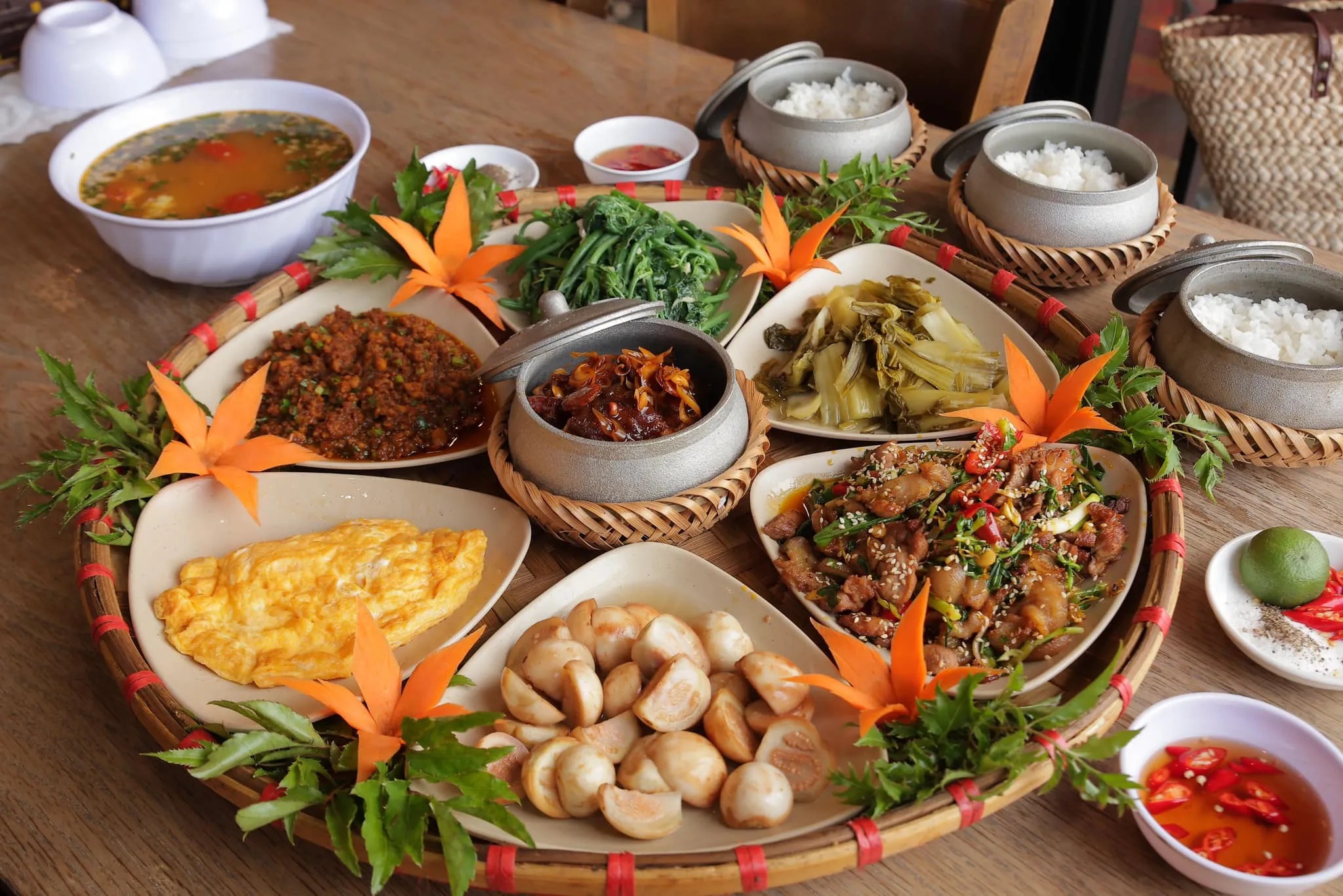 kham-pha-10-nha-hang-sapa-danh-cho-cap-doi-de-tan-huong-bua-toi-lang-man-3.jpg