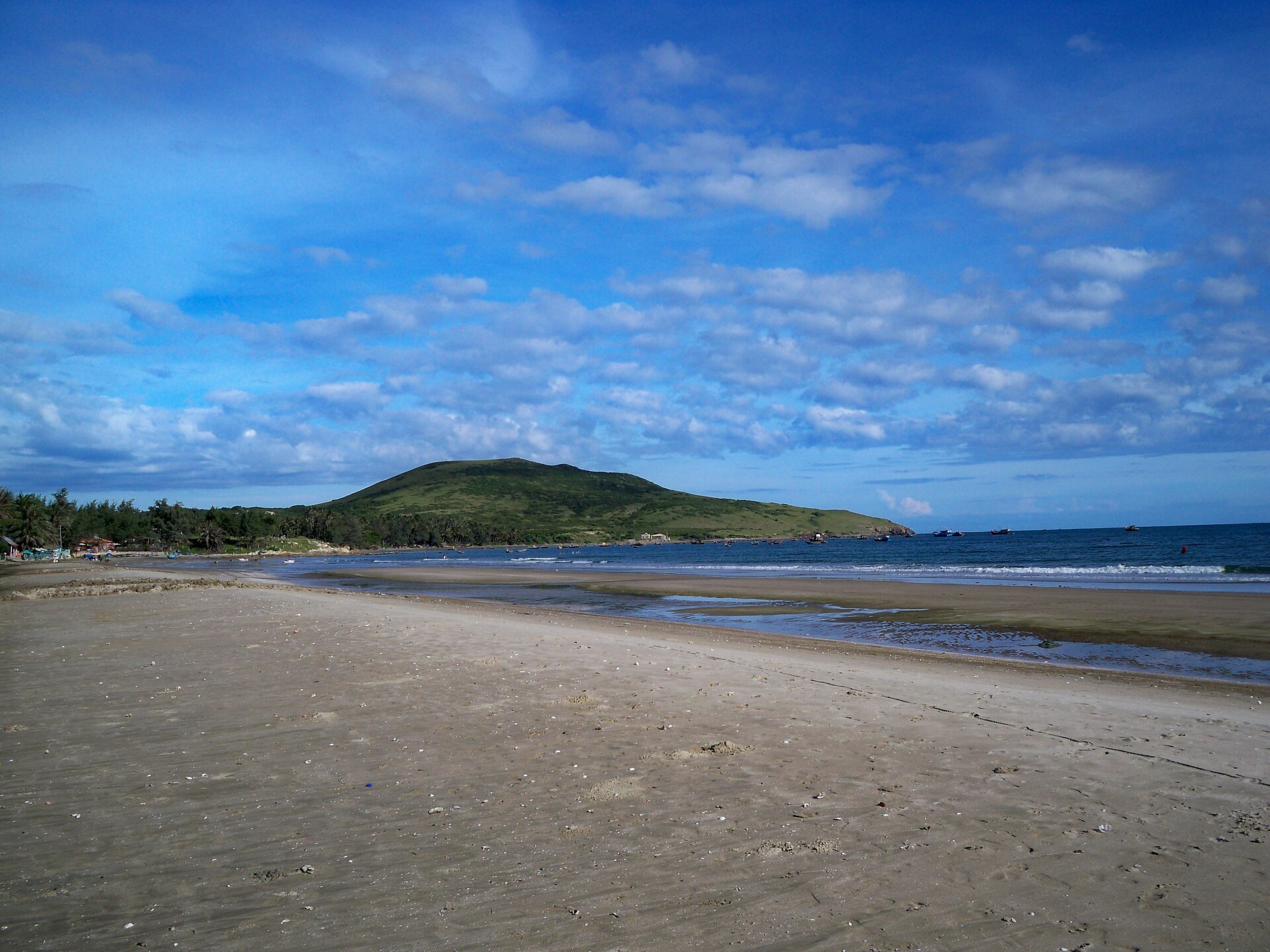 kham-pha-cac-villa-hon-rom-binh-thuan-1.jpg