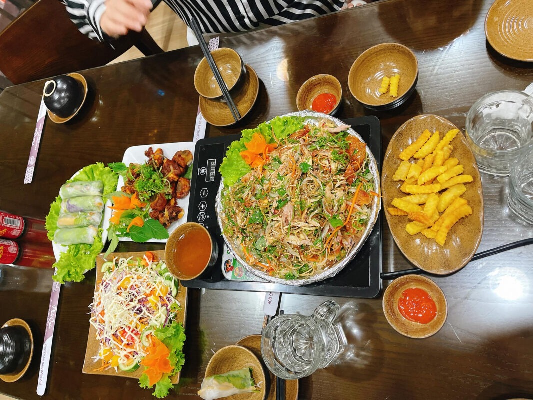kham-pha-top-10-nha-hang-hai-duong-danh-cho-cap-doi-buoi-hen-ho-thu-vi-10.jpg