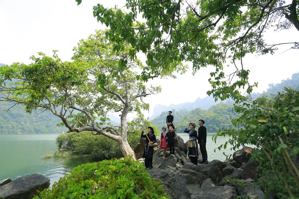 kinh-nghiem-du-lich-ho-ba-be-tai-bac-kan-2.webp