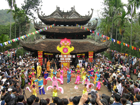kinh-nghiem-du-lich-huong-son-ha-noi-2.jpg