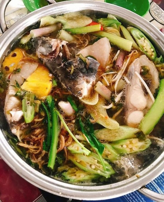 tan-huong-mot-bua-toi-lang-man-9-nha-hang-hau-giang-danh-cho-cap-doi-ban-nen-thu-6.jpg