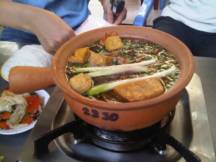 tan-huong-mot-bua-toi-lang-man-9-nha-hang-hau-giang-danh-cho-cap-doi-ban-nen-thu-8.jpg