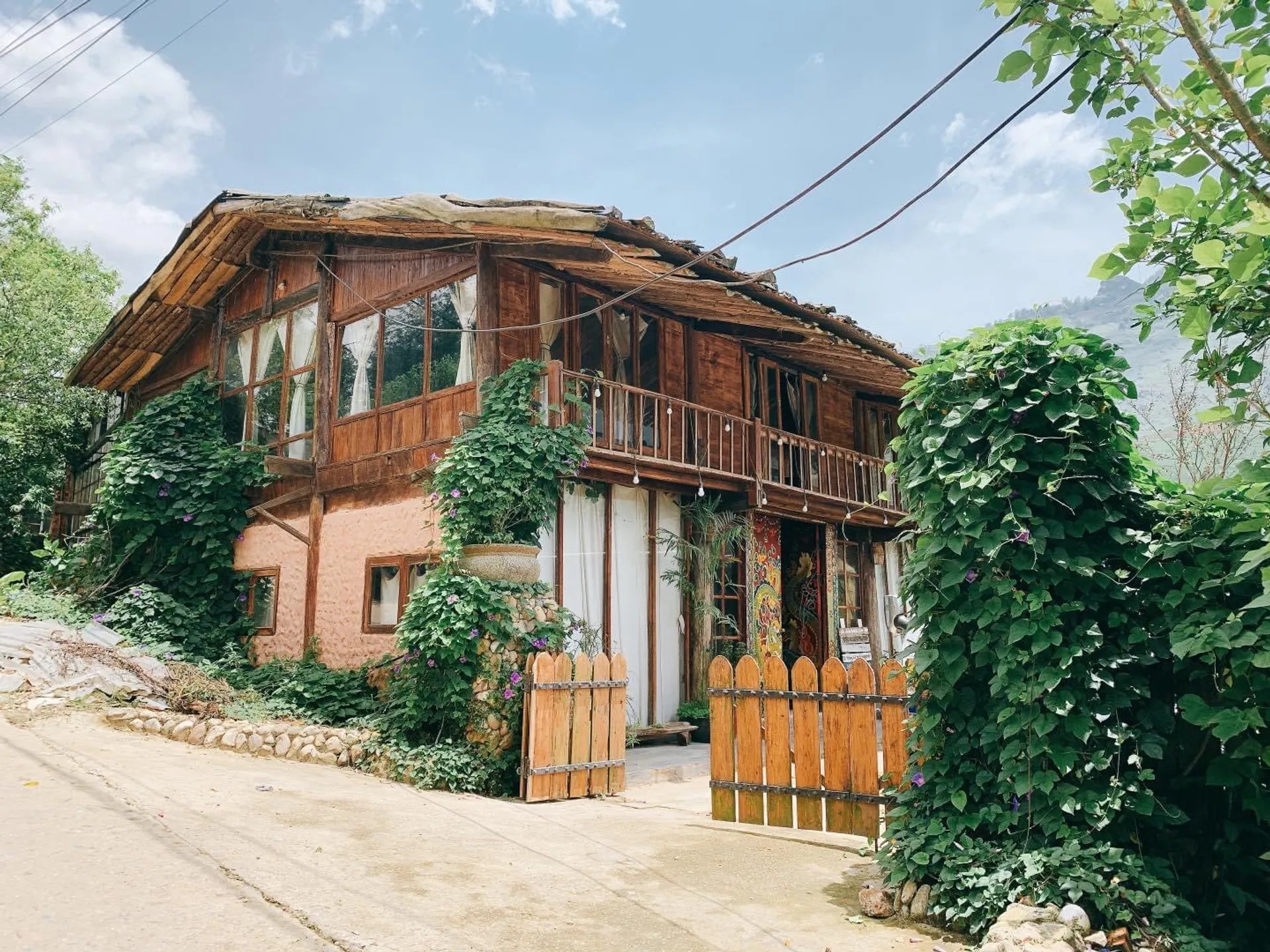 top-10-homestay-sa-pa-danh-cho-cap-doi-view-dep-den-ngo-ngang-08.jpg