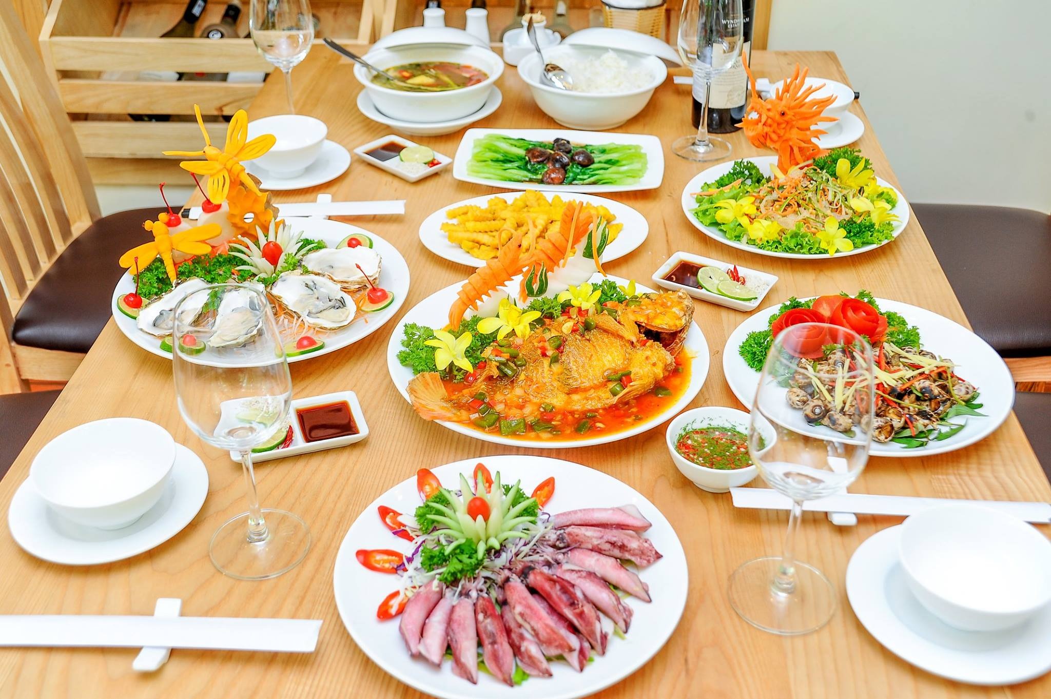 top-10-nha-hang-ha-noi-danh-cho-gia-dinh-co-khong-gian-am-ap-02.jpg