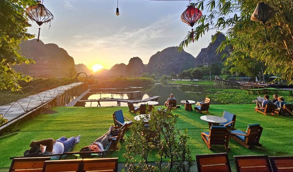 top-12-homestay-o-ninh-binh-danh-cho-cap-doi-dep-den-don-tim-04.jpg