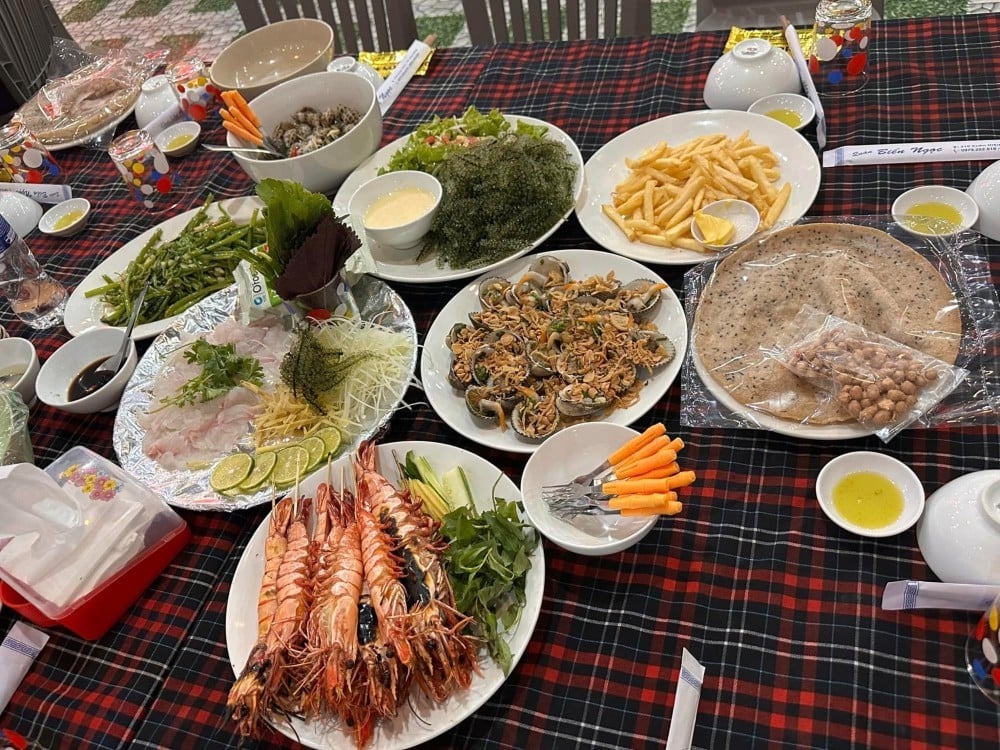top-16-nha-hang-quy-nhon-danh-cho-gia-dinh-hai-san-tuoi-ngon-va-khong-gian-dang-cap-3.jpg