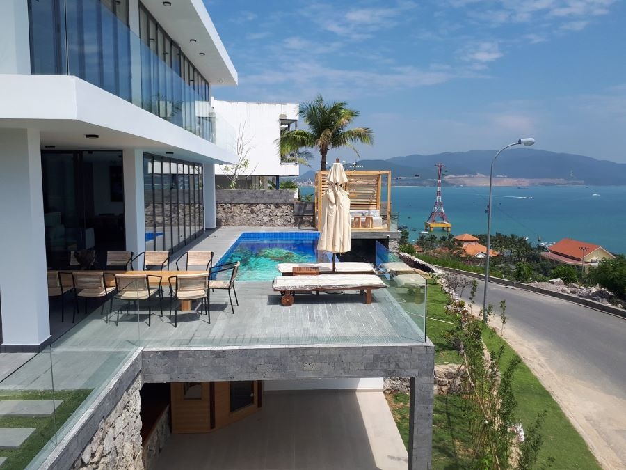 top-8-villa-nha-trang-danh-cho-cap-doi-ky-nghi-lang-man-02.jpg
